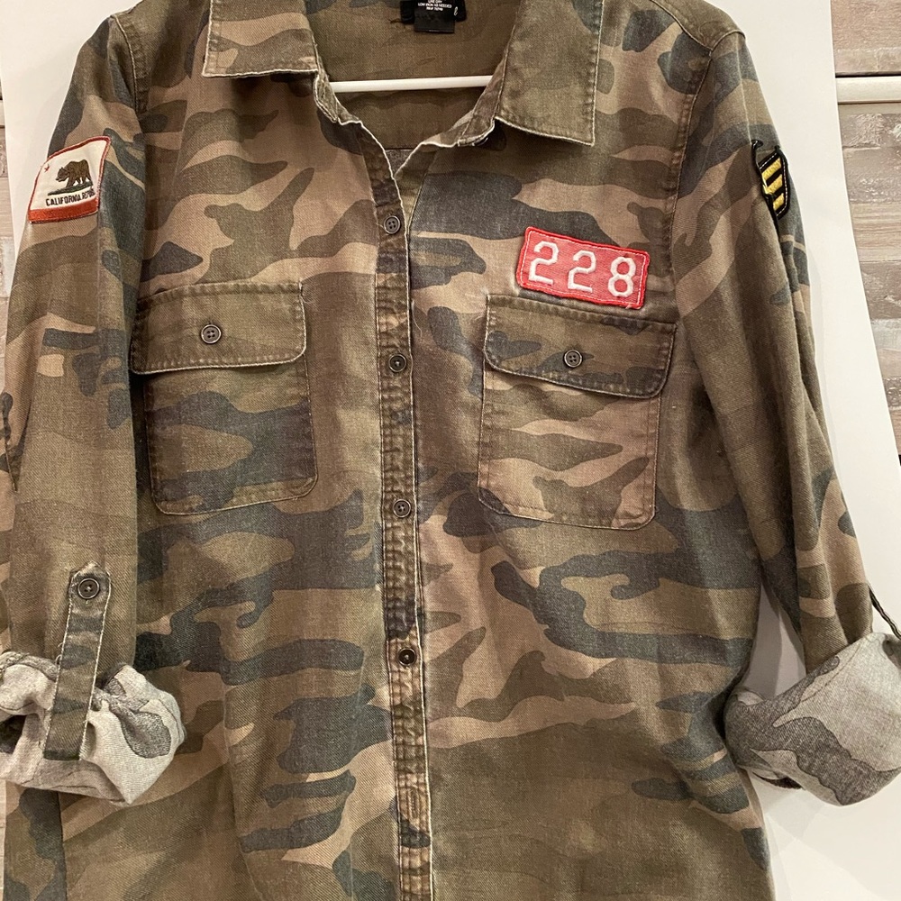 ✨Camo Button Up